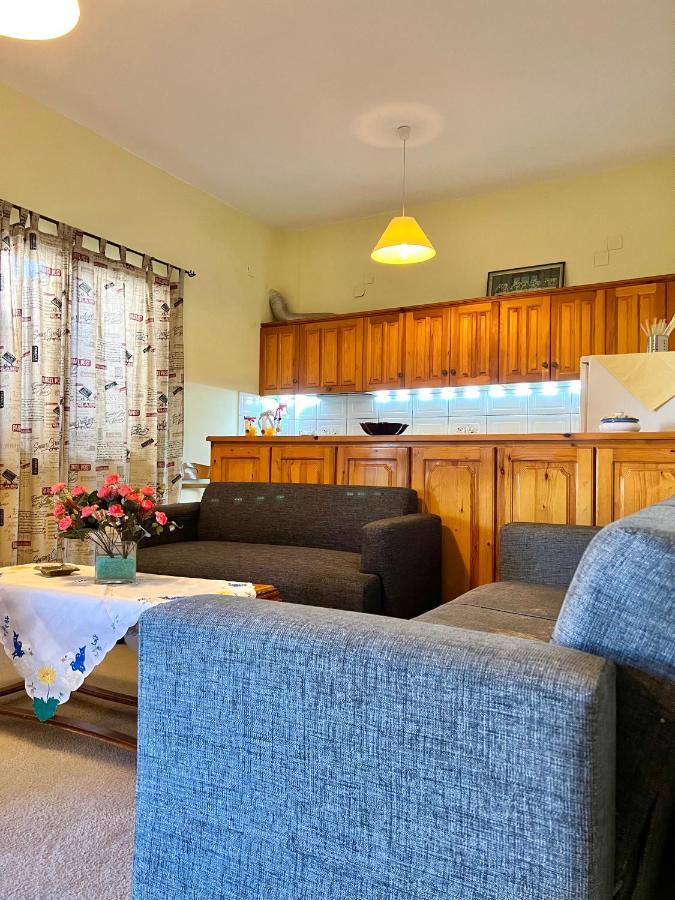 Village Apartment Маратиас Екстериор снимка