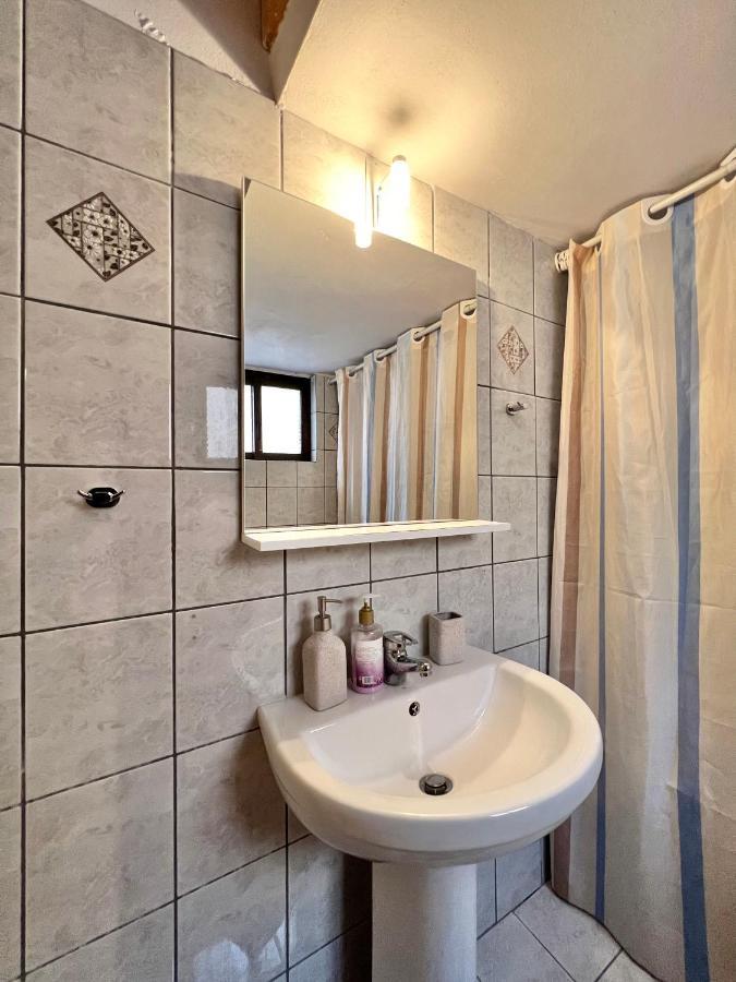 Village Apartment Маратиас Екстериор снимка