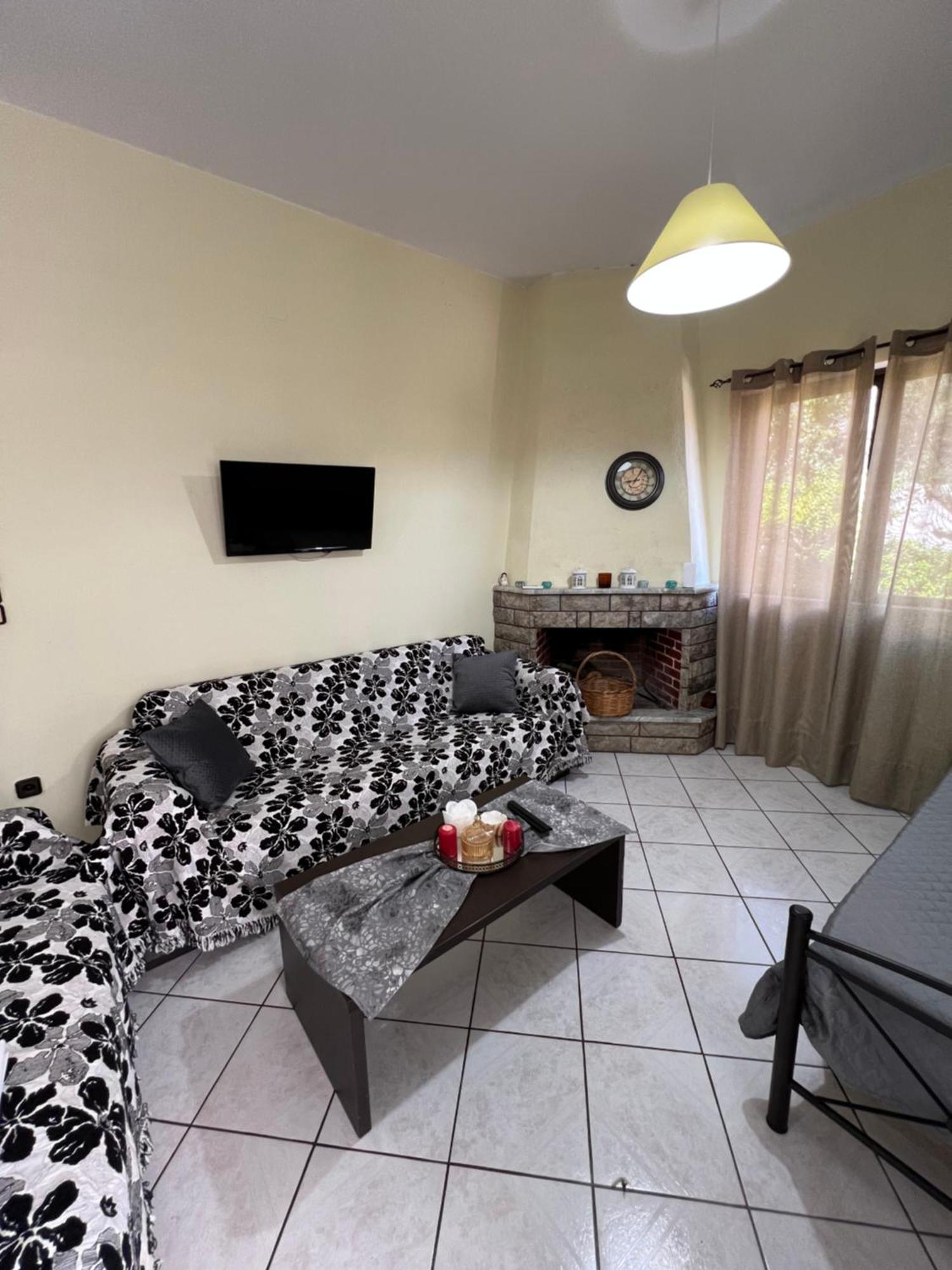 Village Apartment Маратиас Екстериор снимка